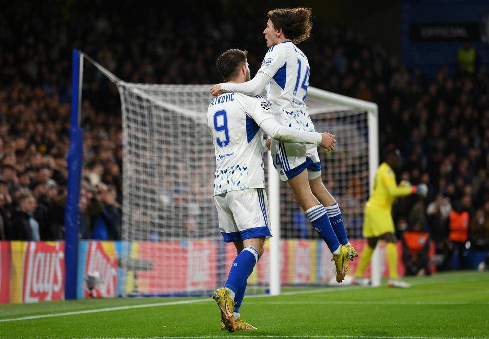 AC米兰鏖战曼联，哈弗茨关键制胜